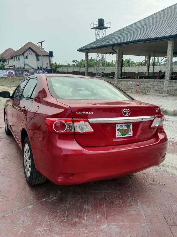 Thumbnail 4 of 2012 Toyota Corolla LE